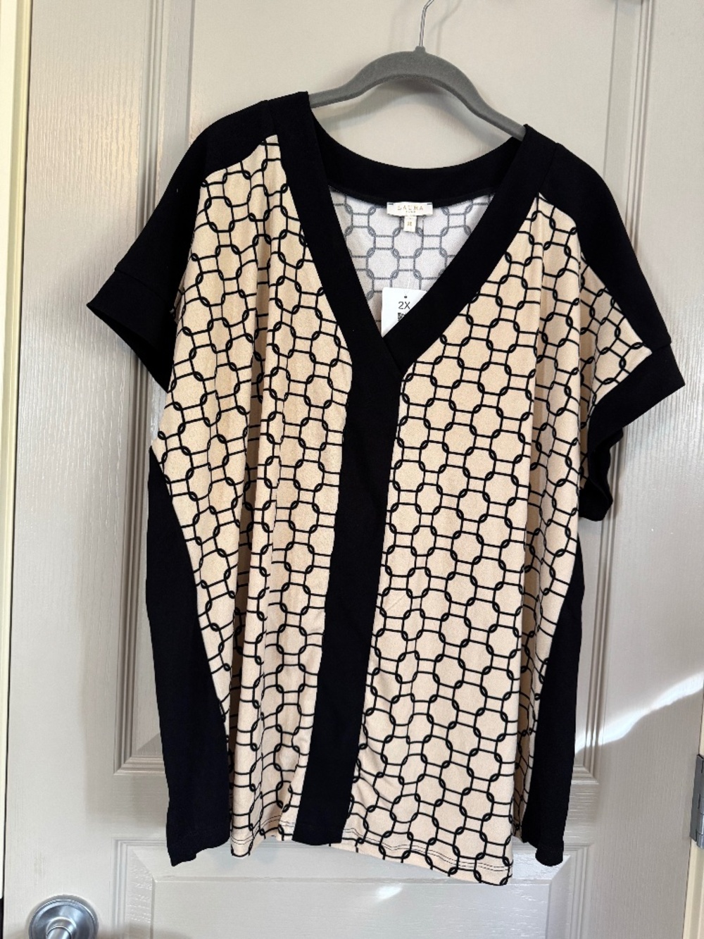 Laura Plus Short Sleeve Blouse Black & Cream